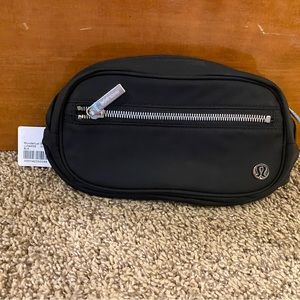 Lululemon wunderlust belt bag